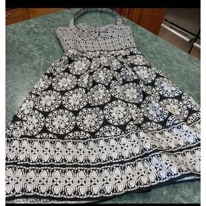 WHBM Women's Xs Size 0 100% Silk Halter Black and White Boho Dress Lined EUC